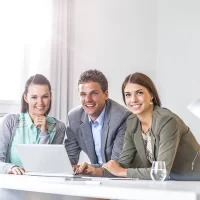 depositphotos_183636340-stock-photo-portrait-smiling-young-business-people depositphotos_183636340-stock-photo-portrait-smiling-young-business-people