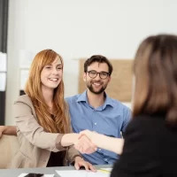depositphotos_74340645-stock-photo-happy-young-couple-meeting-with depositphotos_74340645-stock-photo-happy-young-couple-meeting-with
